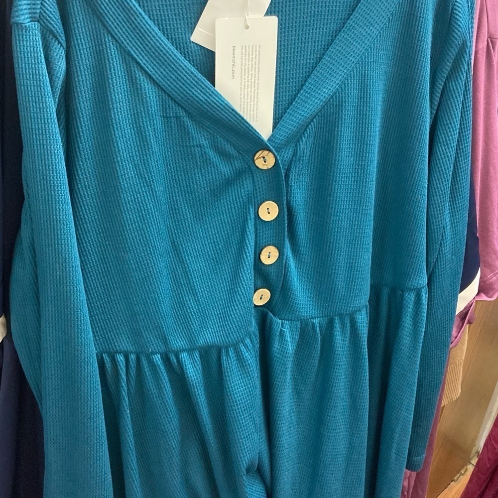 Bloomchic teal color pull over